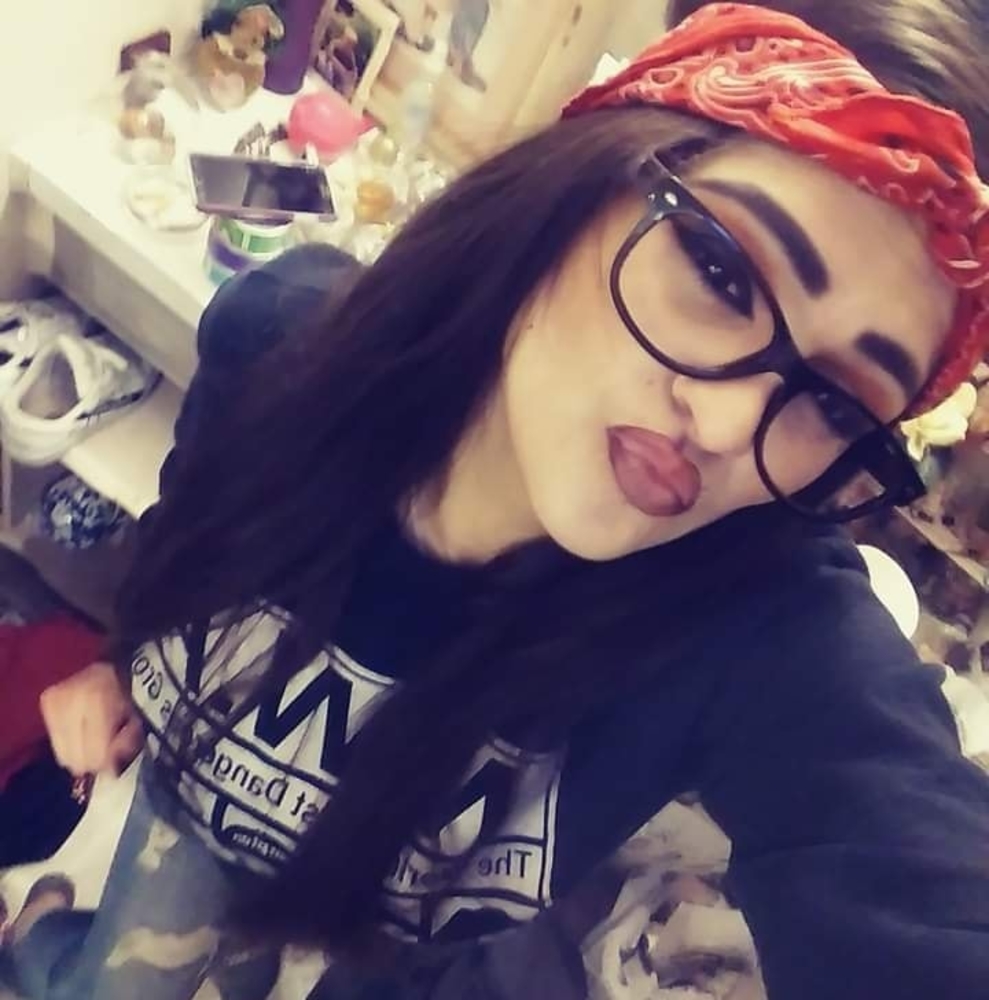 Meet your Posher, Elena